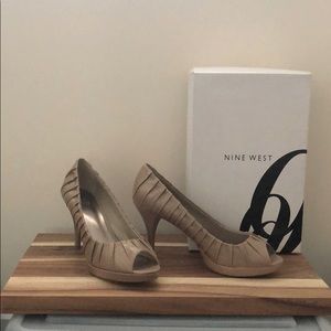 High heel open toe pumps